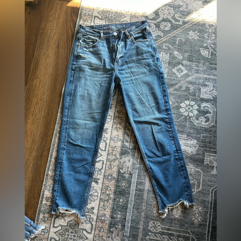 American Eagle mom Jean, size 6 short
